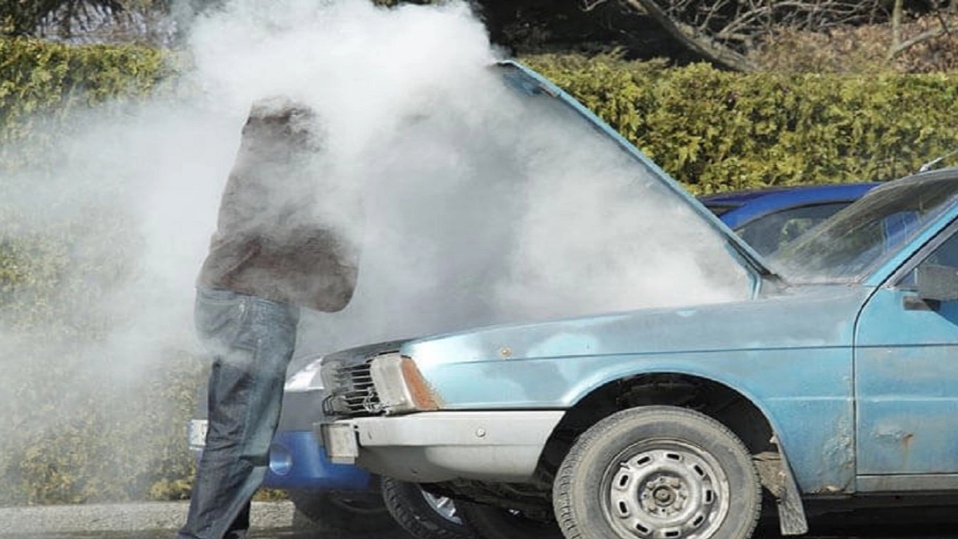 What should we do if the car breaks down on the road or street?