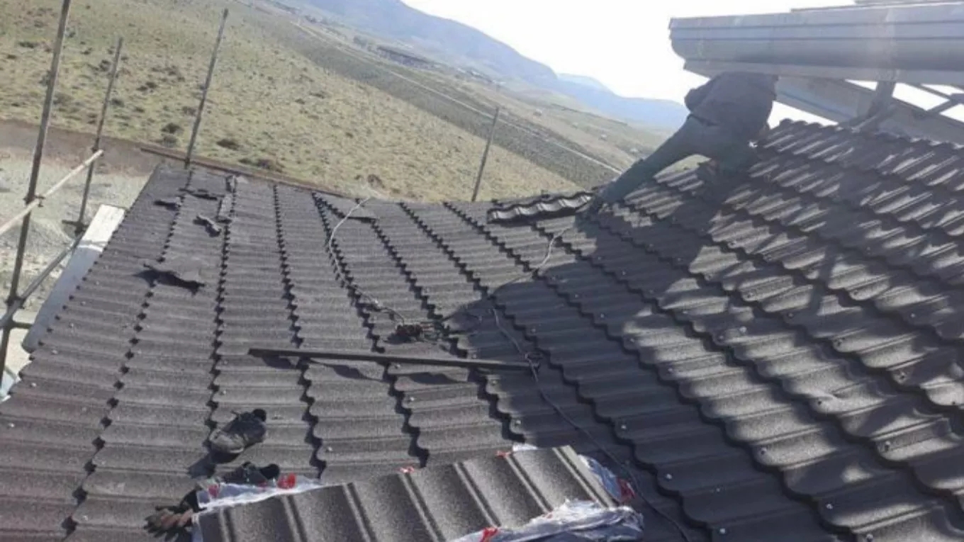 How to implement a sloping roof