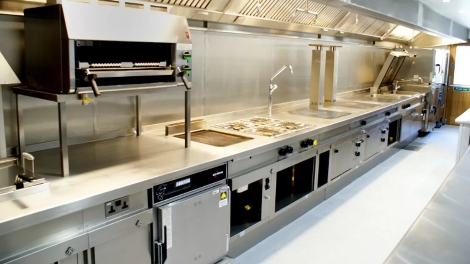 Types of industrial kitchen design