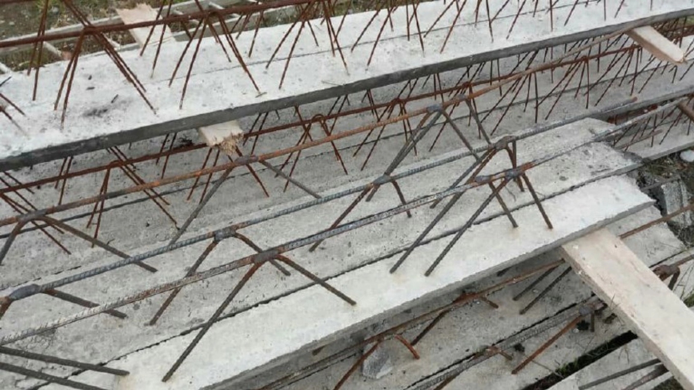 Comparison of prestressed beam and concrete heel beam