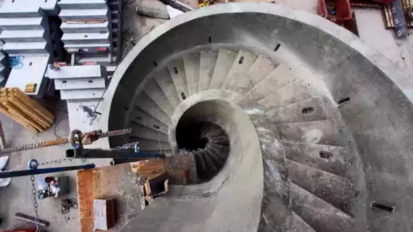 Installation of Kazemi concrete round stairs in Rasht