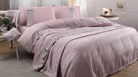 What components does the bedding service include?