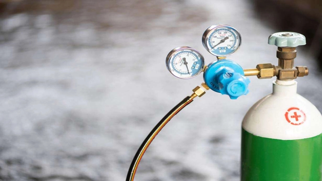 Mahmoudzadeh oxygen capsule charging in Mahabad