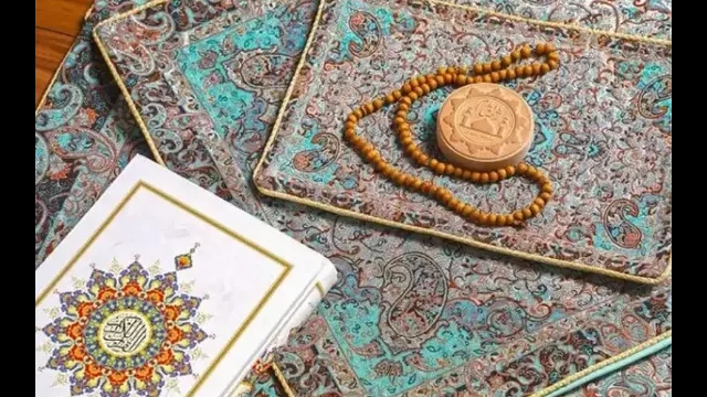What is the difference between a carpet rug and a mosque rug?