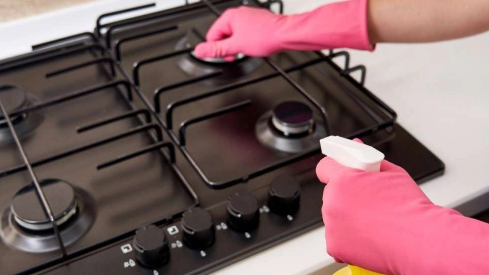 How to clean the stove