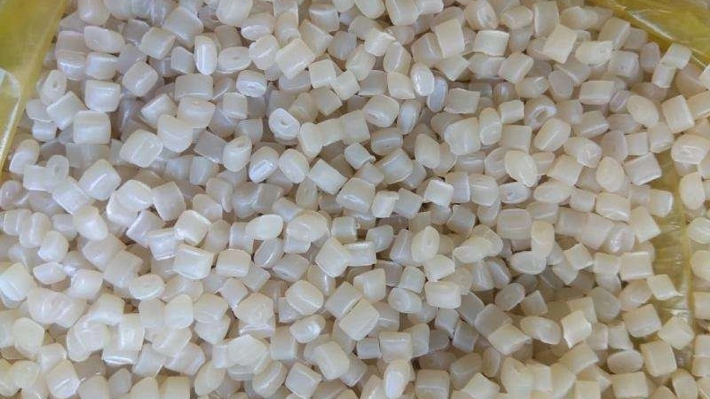 Raga colorless inflatable polyethylene granule
