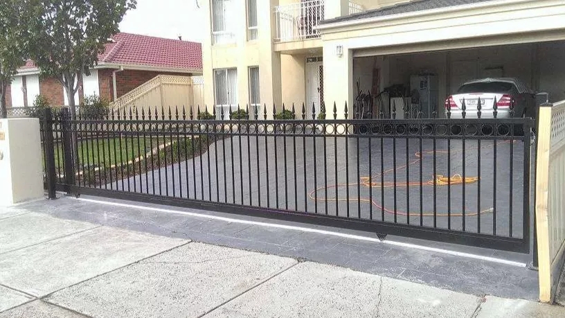 What are the types of automatic parking rail doors?