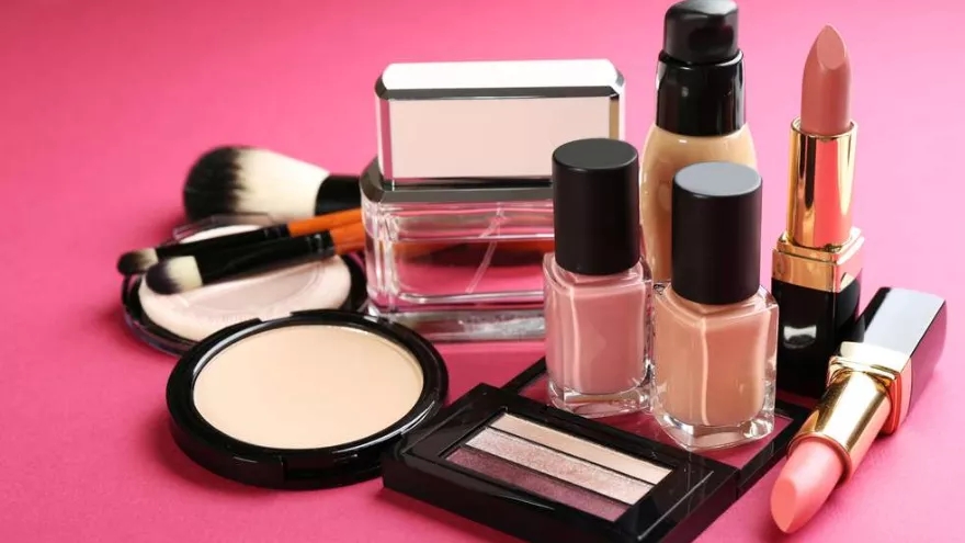Guide to buying cosmetics online