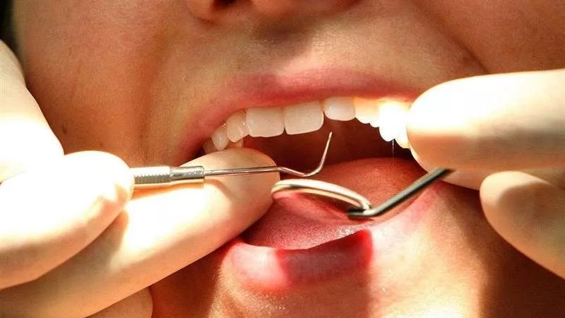 How does poor oral and dental hygiene threaten health?