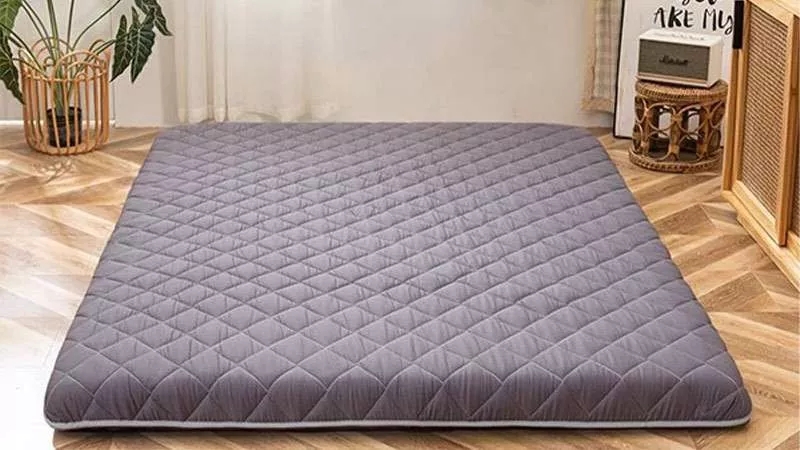What is a guest mattress and what are its features?