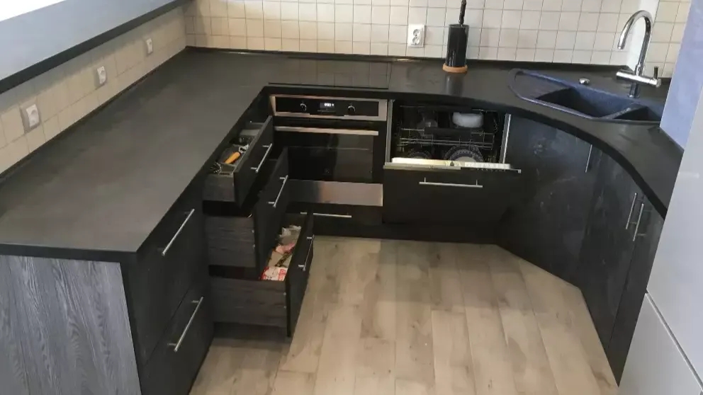 کابینت منحنی