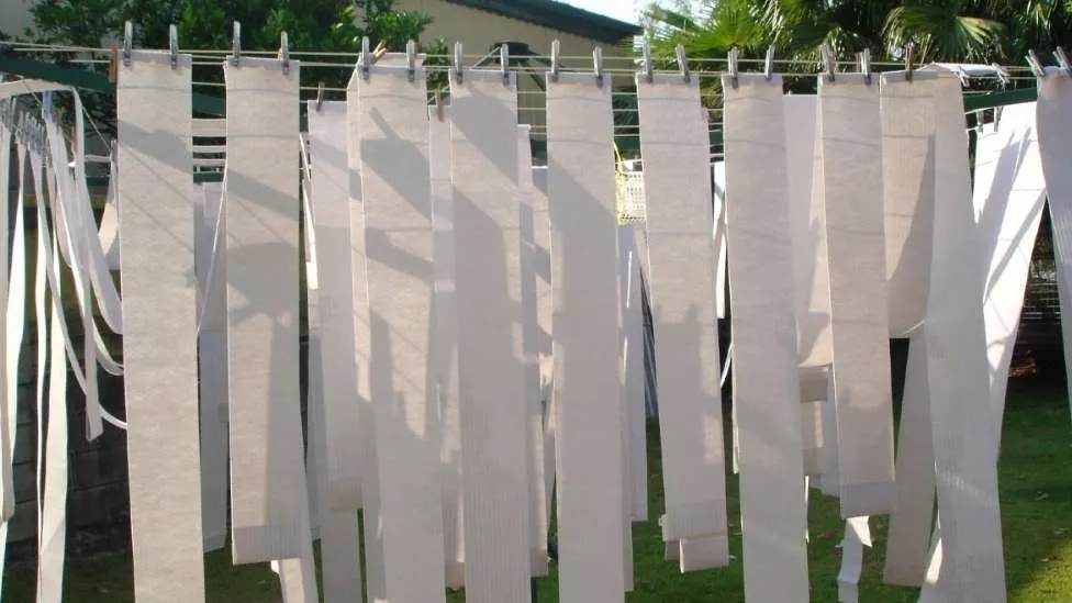 Learning how to wash vertical blinds in 4 different ways