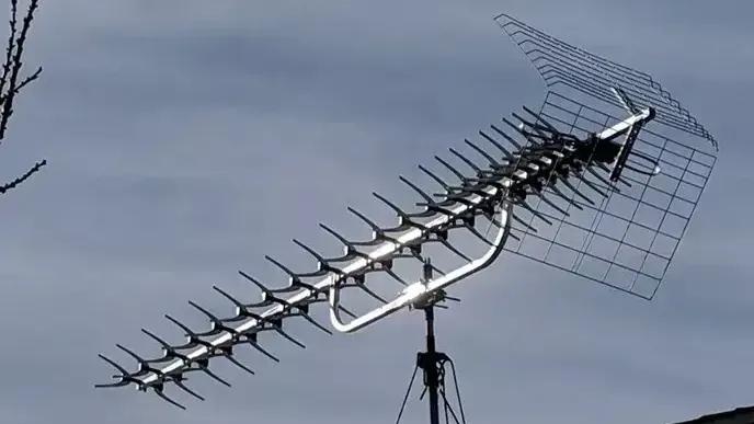 Getting to know the central antenna of the building