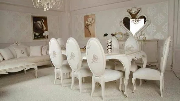 Guide to buying sofas and dining tables