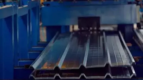 What are the types of sandwich panels and what are their uses?