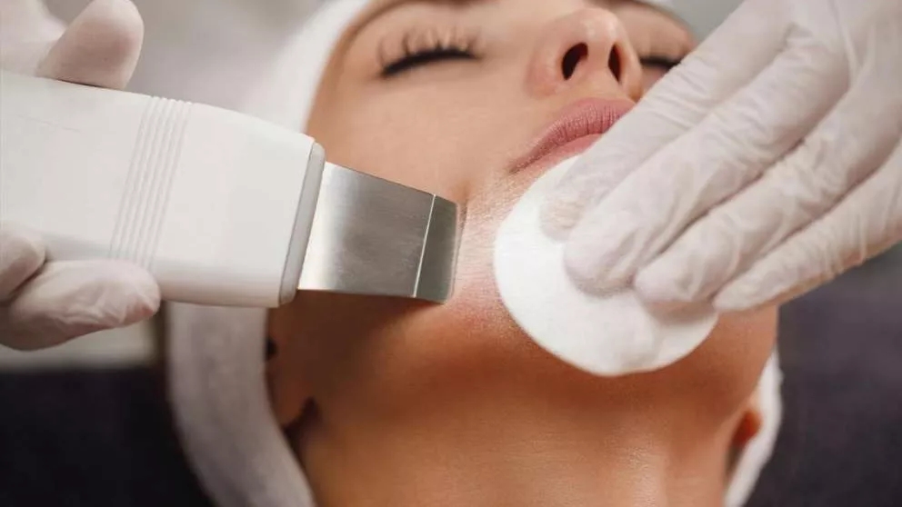 The best methods of facial skin cleansing along with their steps and differences