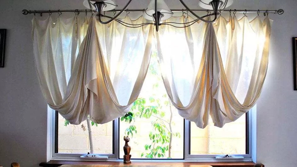 Types of designs and colors of kitchen curtains