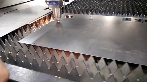 Familiarity with types of metal laser cutting machines