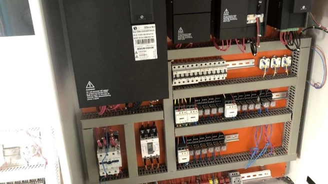 Construction and operation of the inverter panel