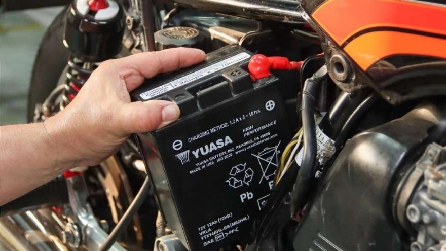 Types of motorcycle batteries