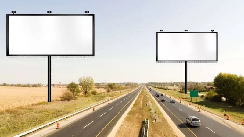 Features of a good advertising billboard