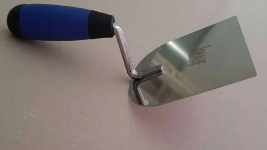 What is kamche or trowel?