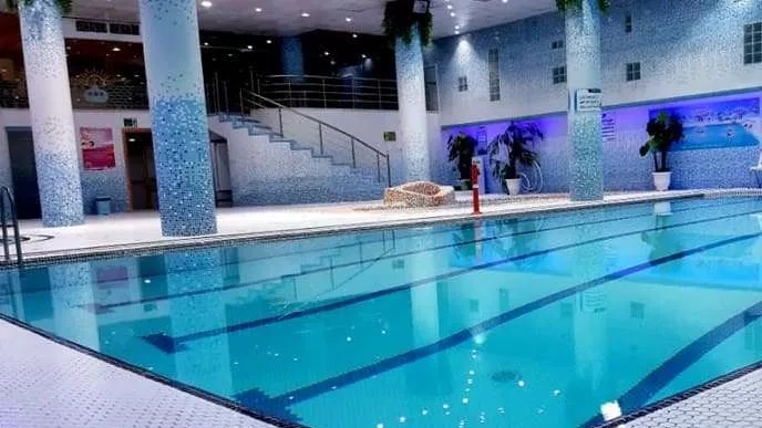 Familiarity with pool cleaning methods
