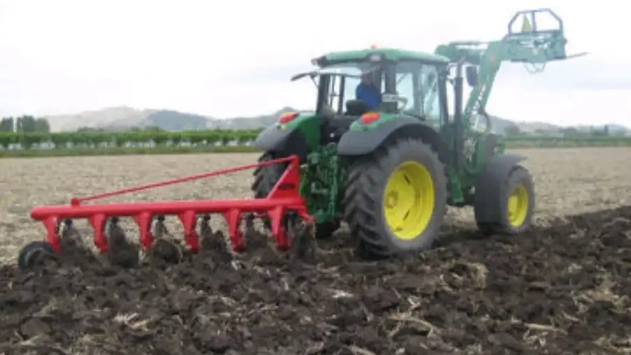 Principles of working with a tractor rotivator