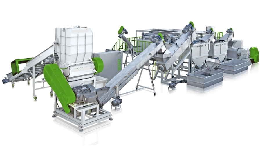 Plastic recycling machine