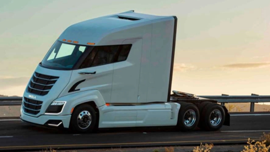 What are the types of towing trucks and what are their uses?