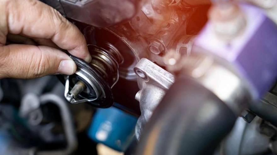 Application of car thermostat and its types