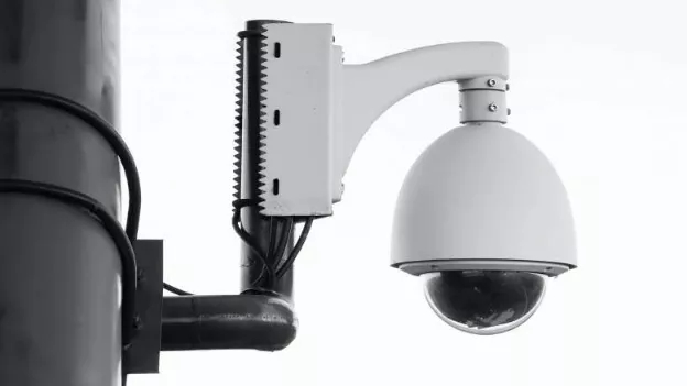In what conditions are each of the closed-circuit camera lenses used?