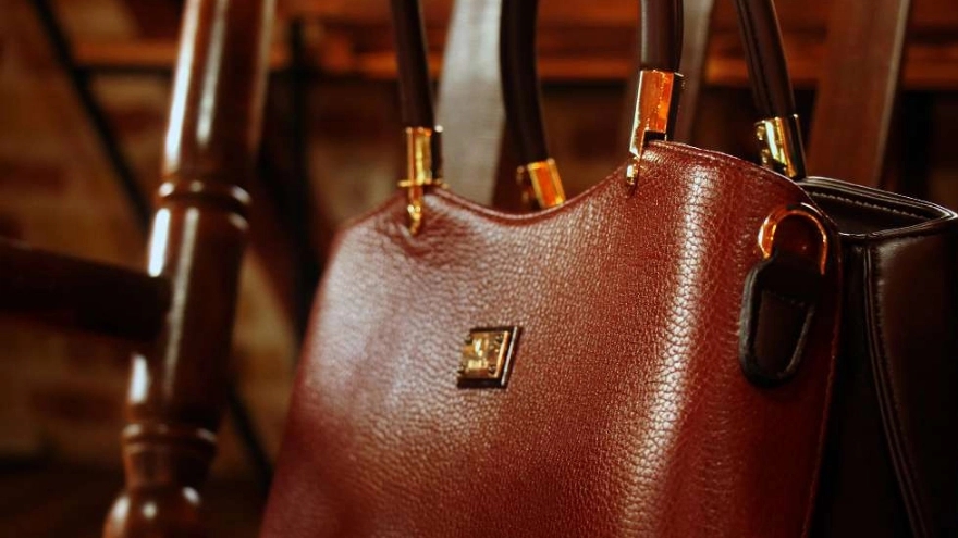 Emami leather bags and shoes in Tehran