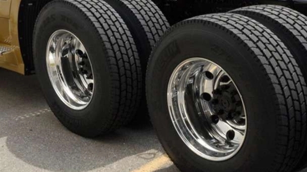 Heavy duty rubber features