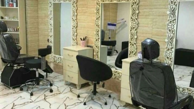 Beauty salon equipment and Ardalan Khoshdel mirror store in Rasht