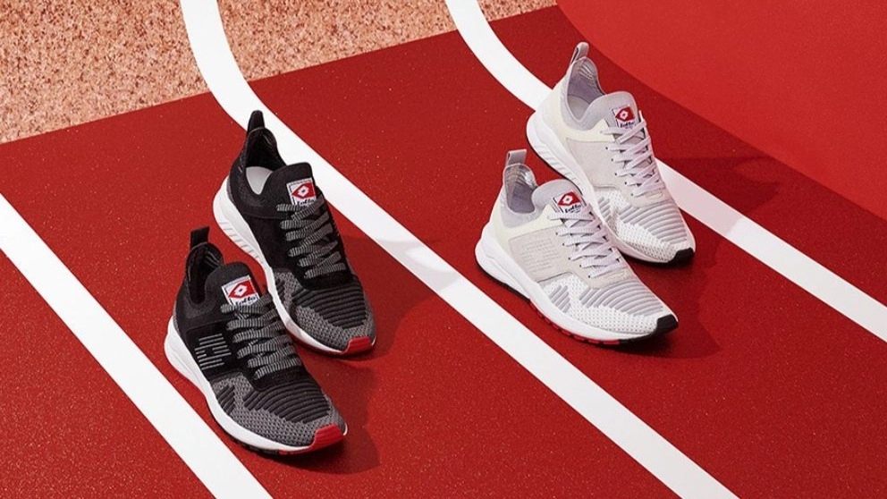 It is necessary to know the features of choosing and buying sports shoes