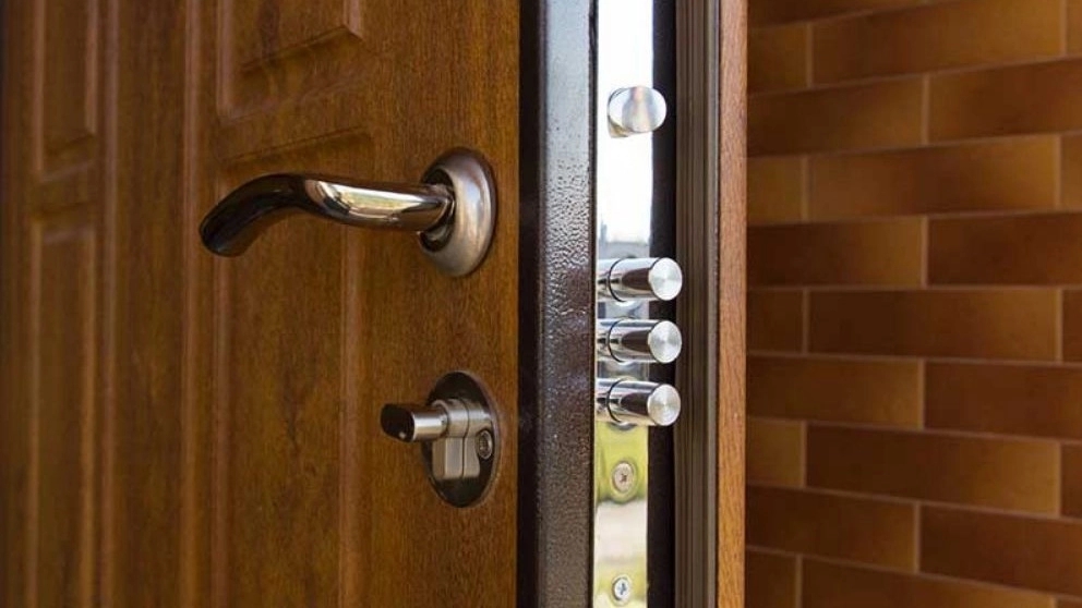 Implementation of anti-theft door, room door and Taha building door in Tehran