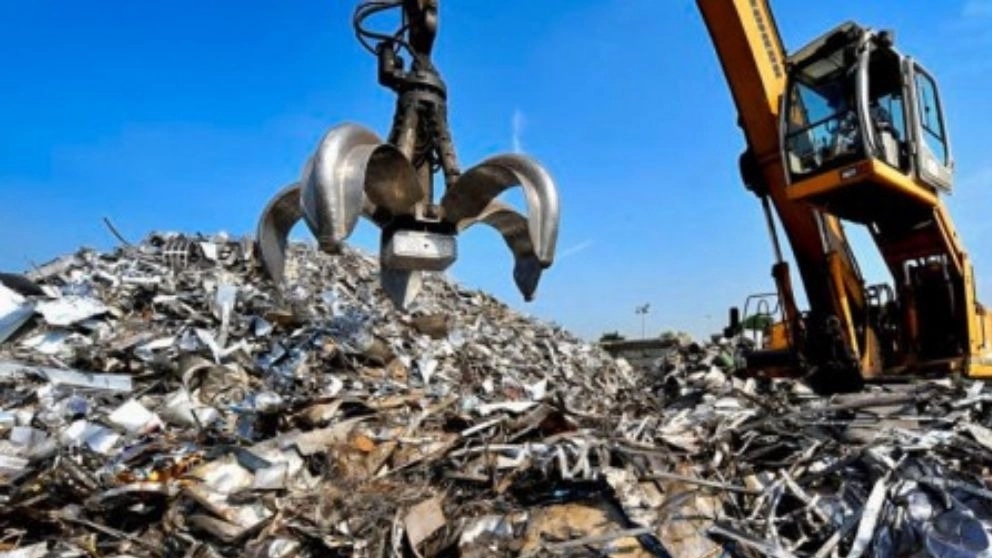 Purchase of scraps of all kinds of iron and recycled metals in Mellat Rajaee scrap warehouse in Tehran