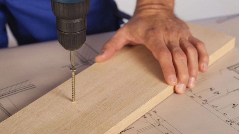 What is a wood screw and what is its use?