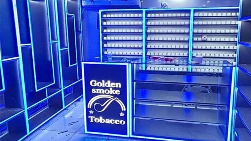 بناء حامل السجائر وتزيين متجر التبغ Stand Plus Abdini في طهران