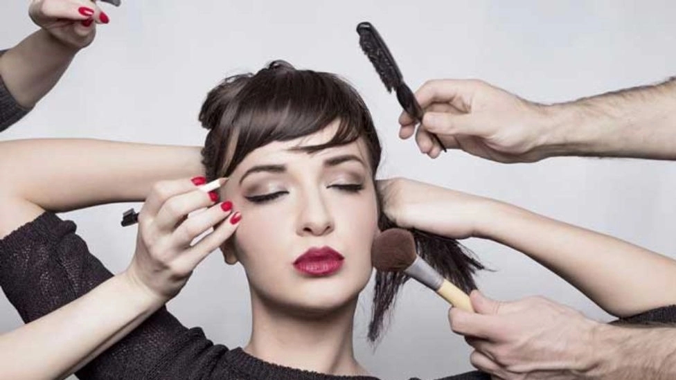 Why is an internship in the hairdressing profession so important?