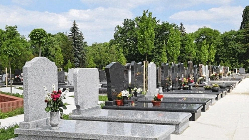 Types of tombstones and tombstones