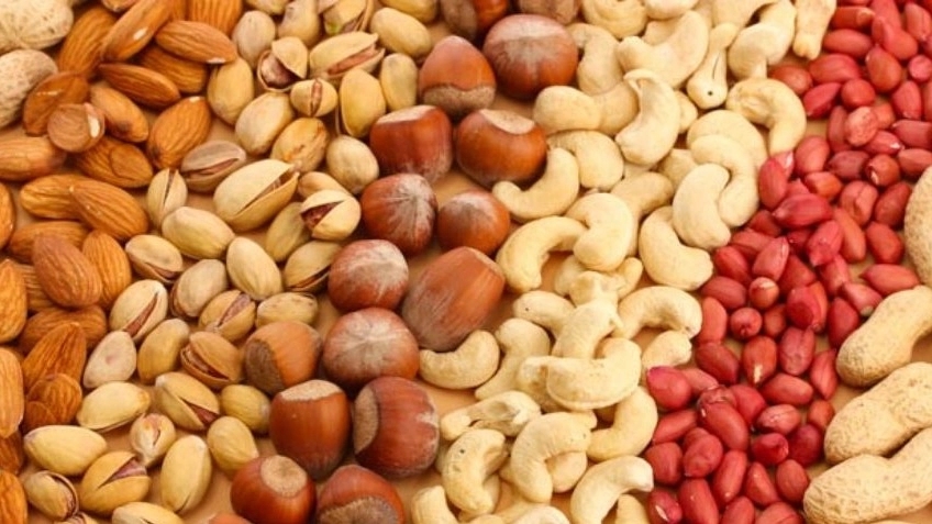 Buying and selling wholesale dry fruits of Qudsi in Shiraz