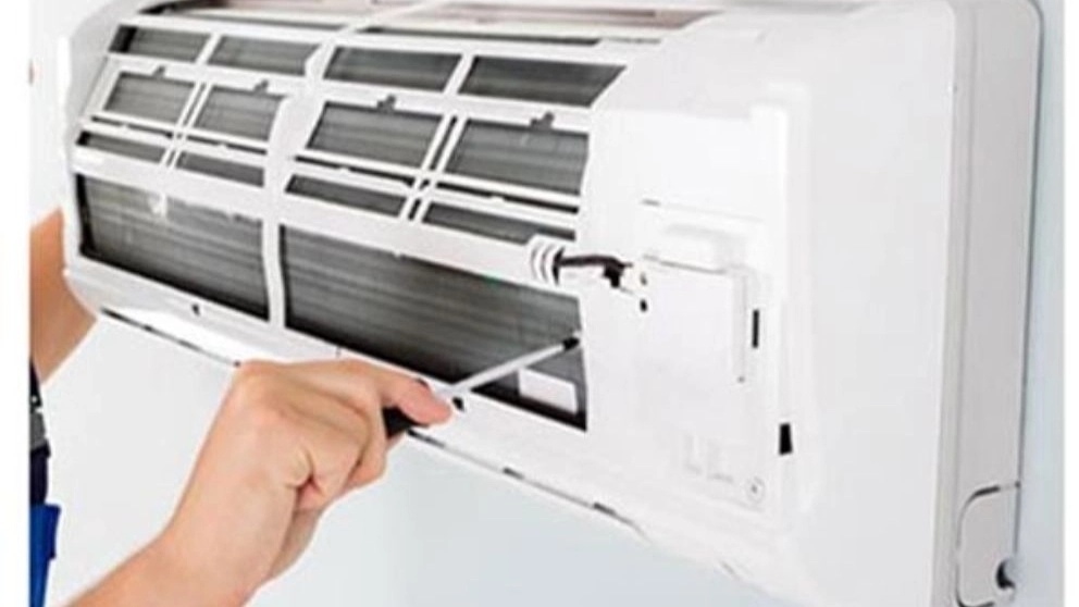 Repairs of coolers and refrigerators and air conditioning chillers