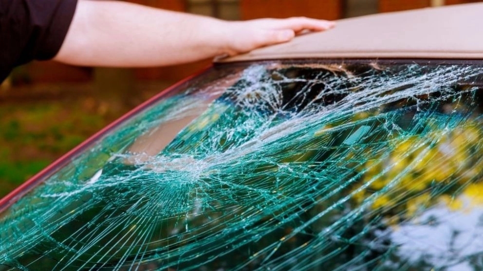 Reasons for cracked car windows