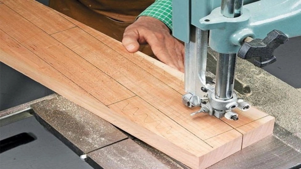 Sale and distribution of band saws and turning tools in Tehran