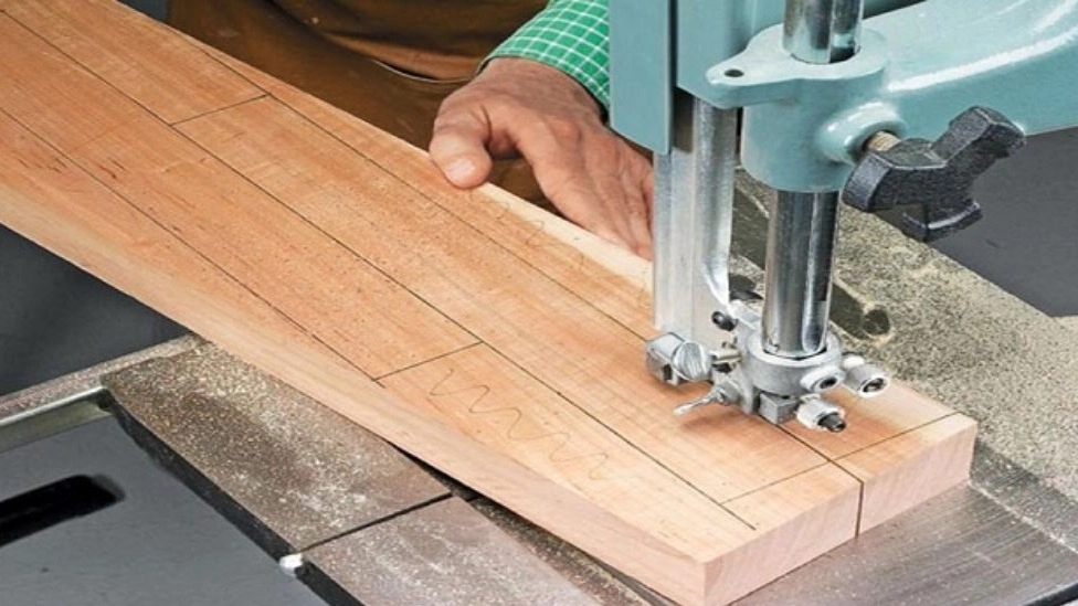 Types of band saw machines and how to maintain them