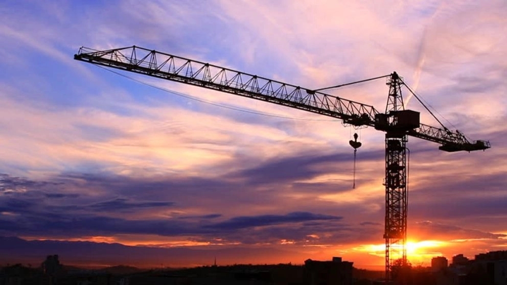 What are the components of tower crane?