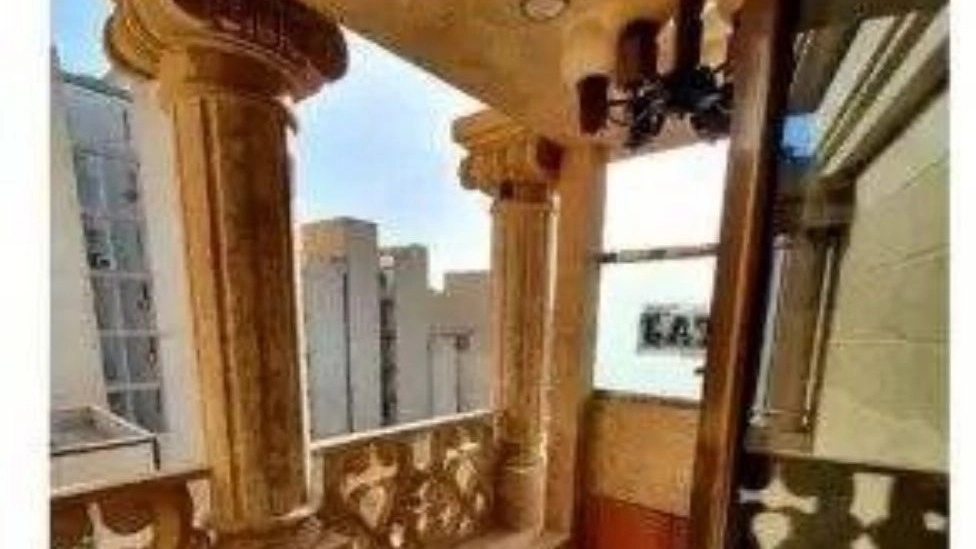 Production of Roman stone facade and Haft Sang headstone in Razvanshahr, Isfahan