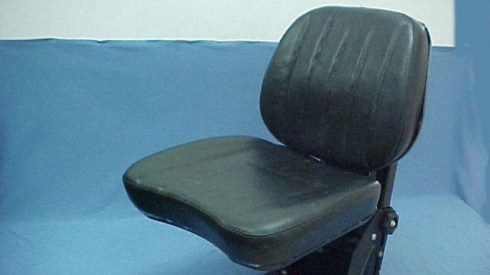 Mansouri tractor seats and spare parts for sale in Varamin